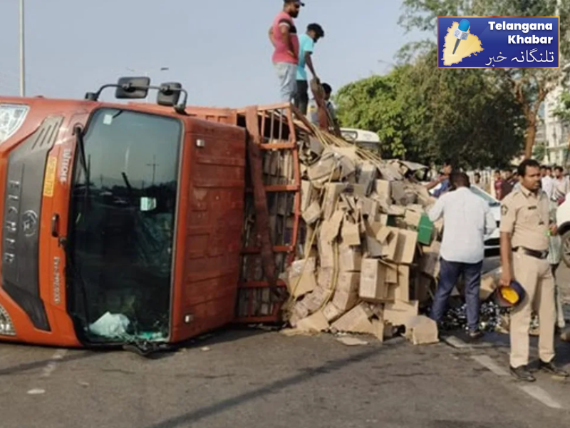 شراب‌ کی لاری حادثہ کا شکار۔ شراب‌کی بوتلیں لوٹنے شرابیوں کا ہجوم امڈ پڑا