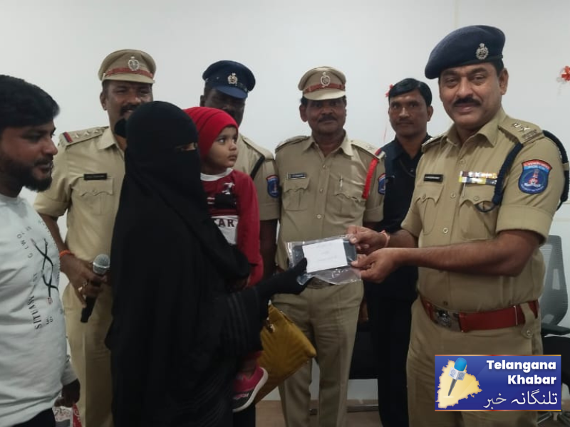 گمشدہ 50 سیل فونس مالکین کے حوالے