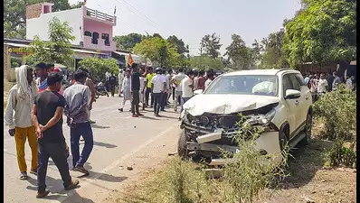 سکندرآباد میں خوفناک سڑک حادثہ۔بعض افراد زخمی