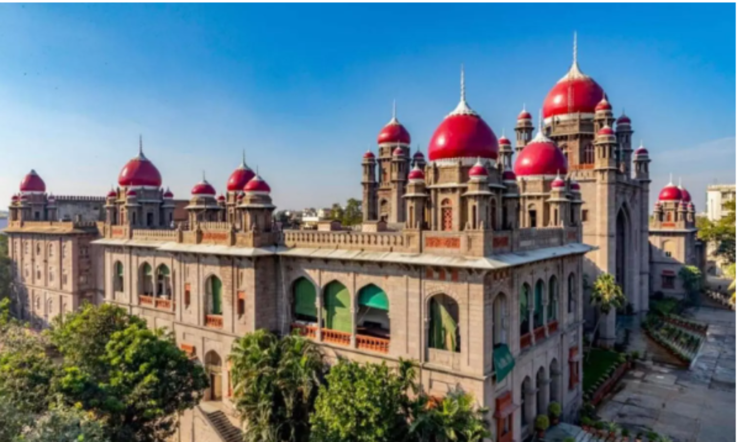 ہائی کورٹ نے منحرف ایم ایل اے کی نااہلی پر روک لگانے سے انکار کردیا۔