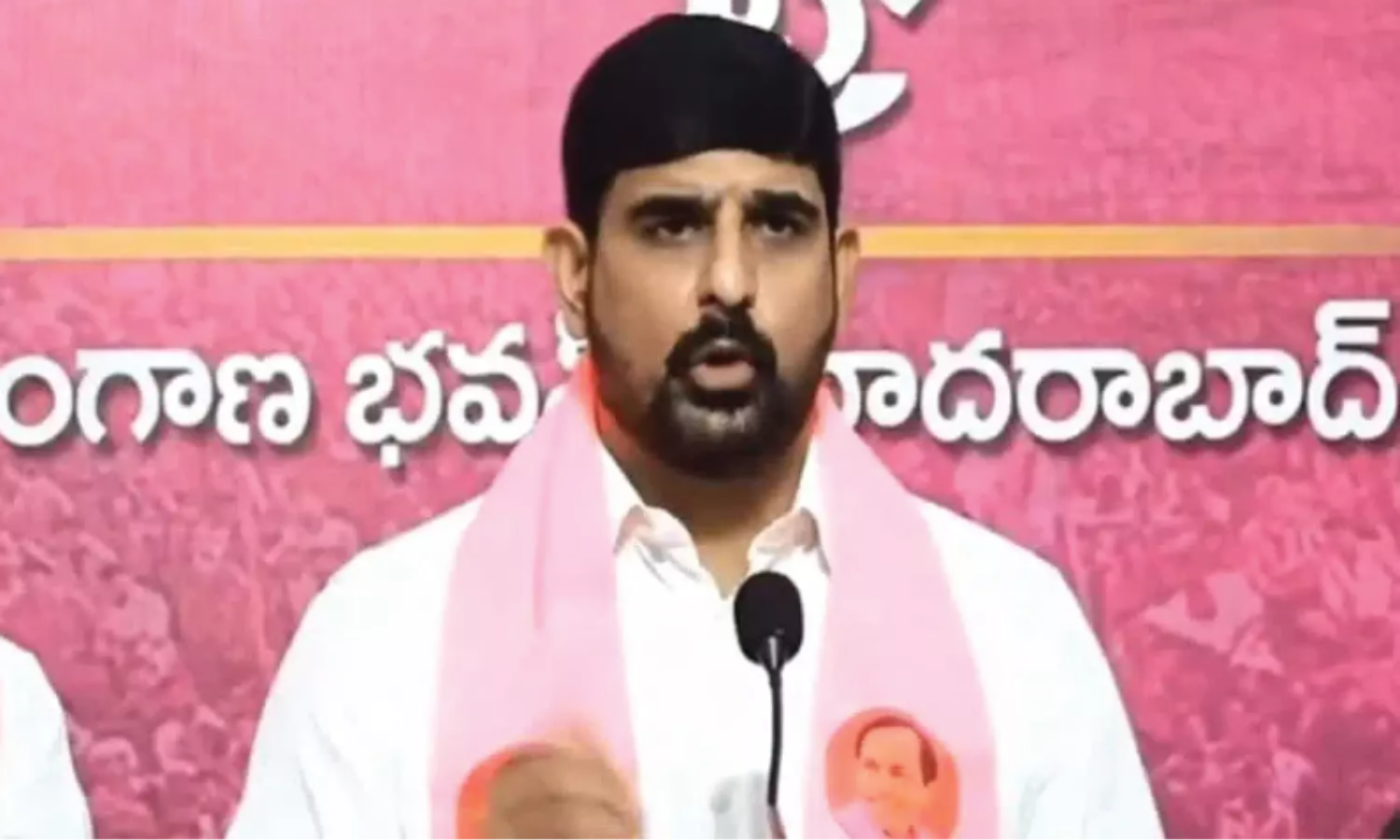 جگتیال مارکیٹ کمیٹی تنازعہ میں الزامات کو لے کر کانگریس اور بی آر ایس لیڈروں میں جھڑپ